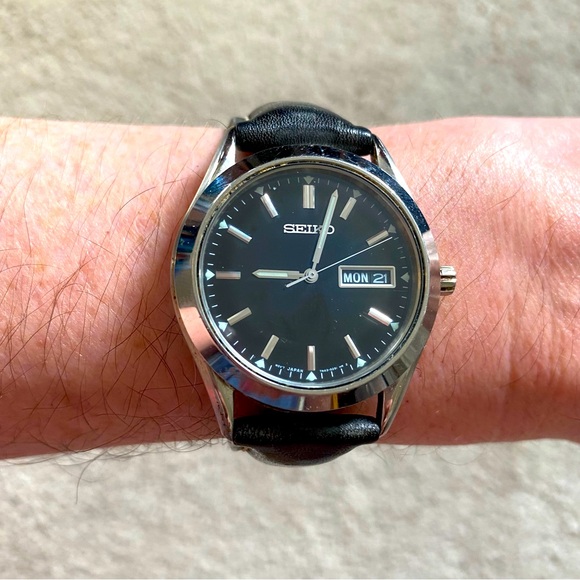 Seiko 8N9966 Watch Men's Luminous Dial Black Band